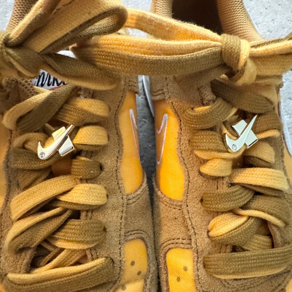 NIKE AIR FORCE 1 LOW (DA8302-700) Women’s University Gold Shoes-Size 8 1/2 - Picture 9 of 12